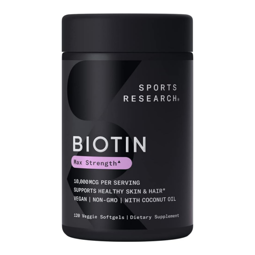 Sports Research Biotin 10000мкг 120 капс Биотин, также известный как витамин В7, играет ключевую роль в метаболизме белков, углеводов и жиров. Хотя кишечные бактерии могут вырабатывать небольшое количество биотина, наш организм не может синтезировать этот витамин самостоятельно, поэтому важно употреблять его ежедневно. Кроме того, биотин играет важную роль в производстве кератина, основного белка, содержащегося в волосах, коже и ногтях.